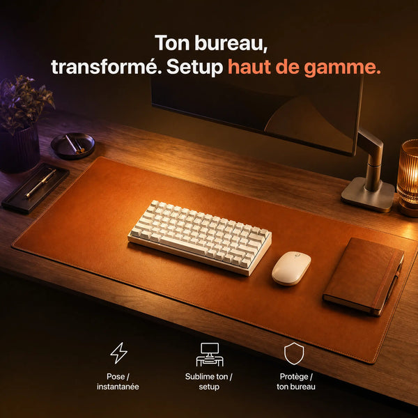 Tapis de bureau cuir installé sur setup pro, clavier et accessoires premium